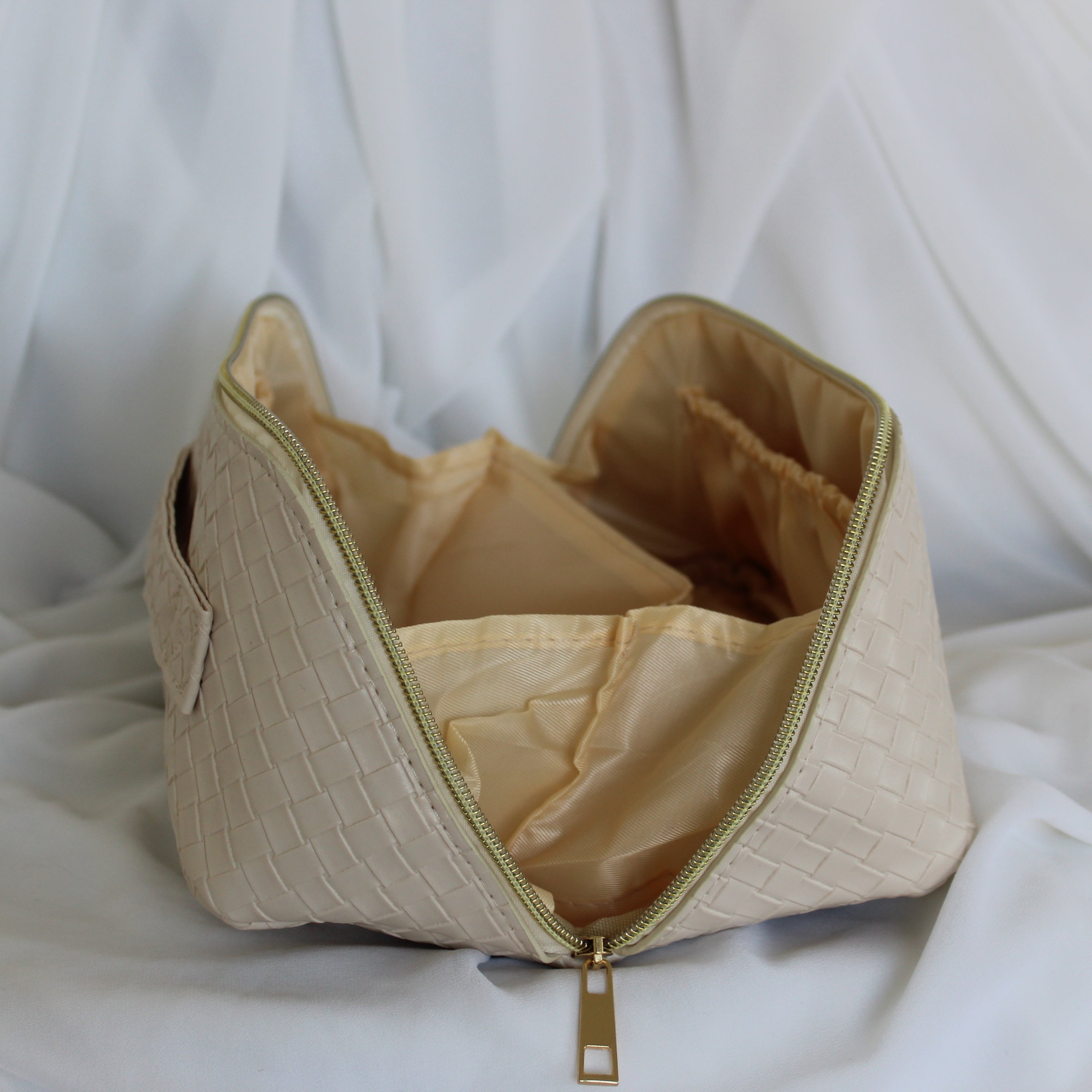 White PU Leather Weave Cosmetic Bag