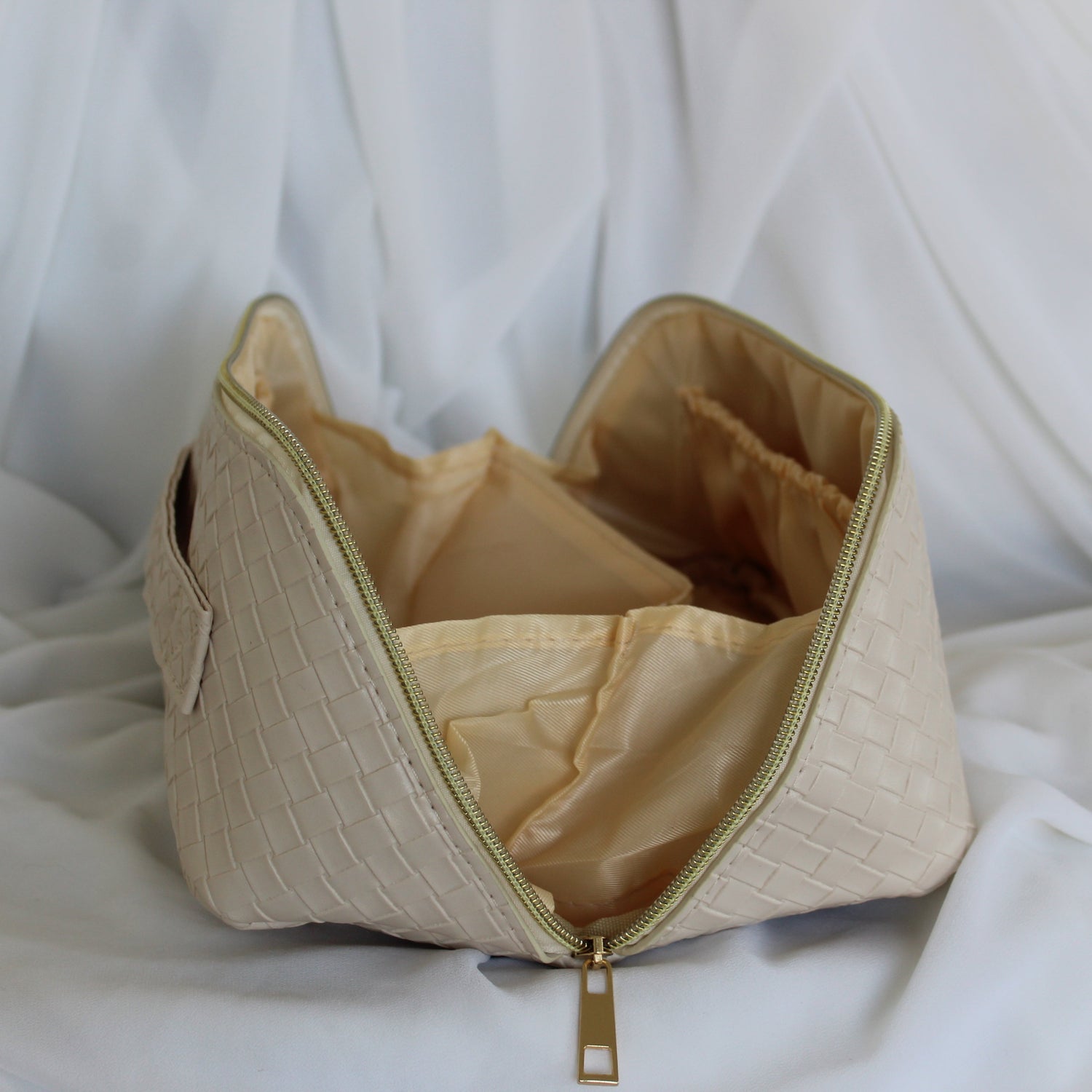 White PU Leather Weave Cosmetic Bag